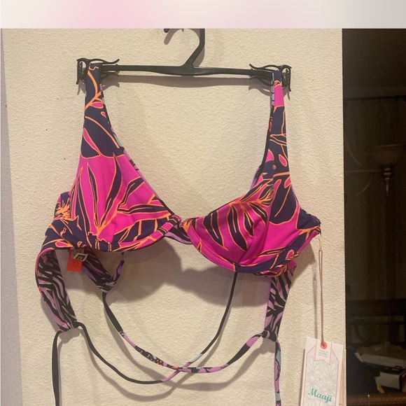 Maaji Other - Maaji Floral Bikini Top in Pink and Purple reversible size medium new with tags